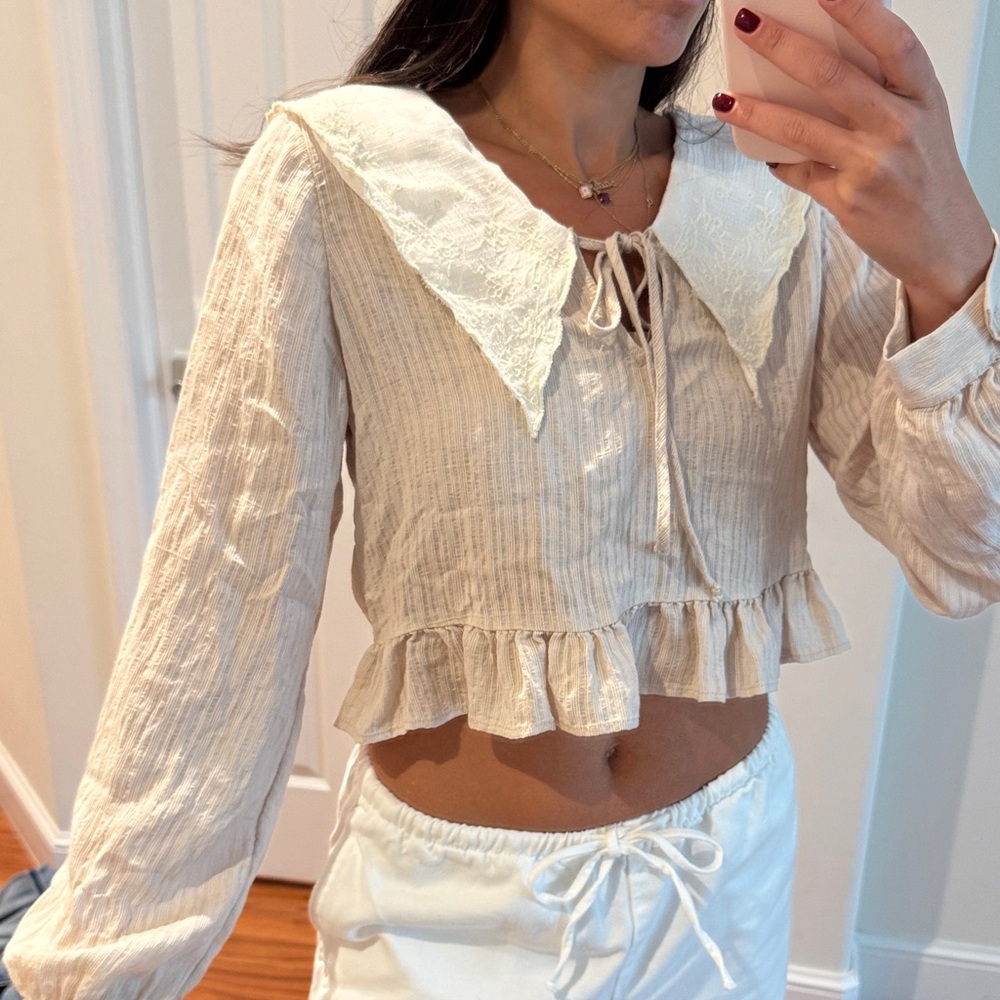 ZARA Women's Cream Long-Sleeve Ruffle Crop Top with Lace Collar - used ONCE